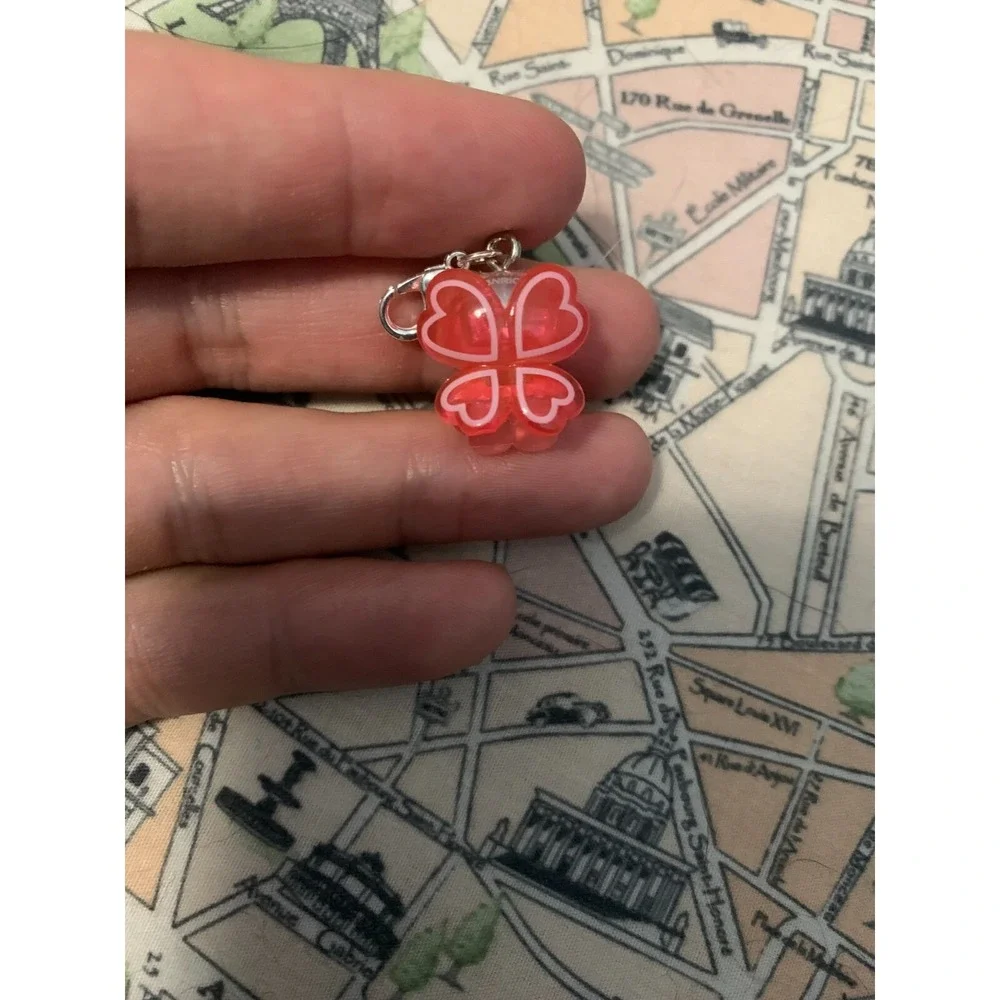 Sanrio Hello Kitty Nasu Highland Park Clover And Heart Gotochi Charm Keychain